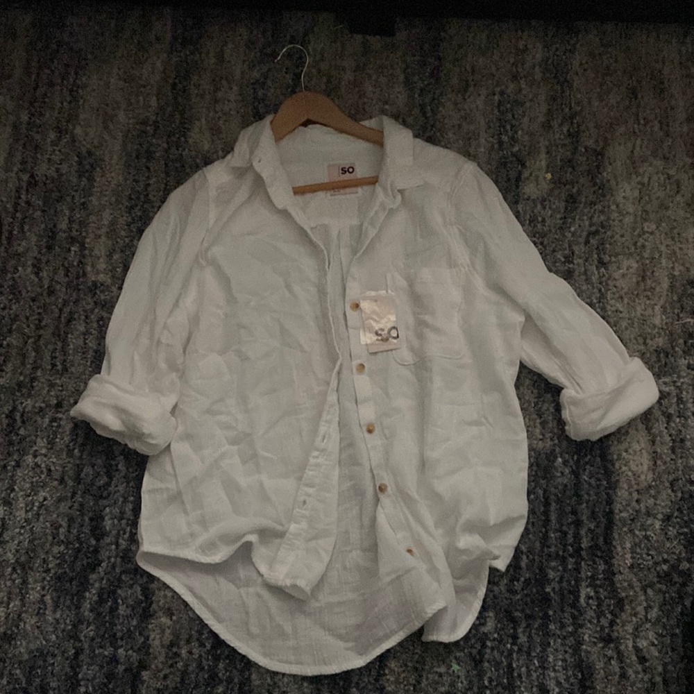 I’m selling a shirt from kohl’s. Still in good condition. Never worn.